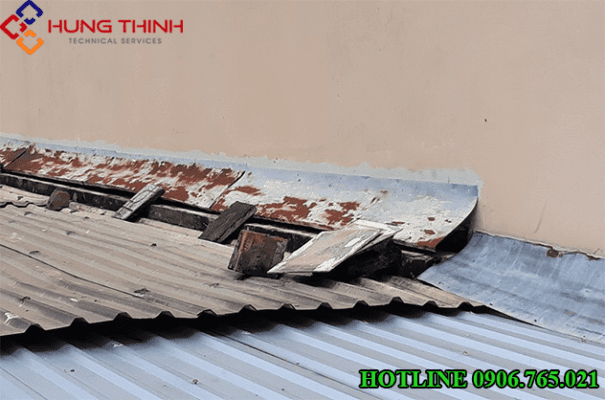 xu-ly-mai-ton-dot-tai-vi-tri-tiep-giap-voi-tuong-nha-min xu-ly-chong-dot-mai-ton-tai-noi-tiep-giap-tuong-nha
