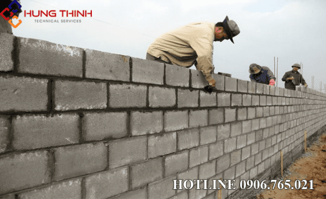 cac-yeu-to-anh-huong-den-gia-nhan-cong-xay-tuong-rao