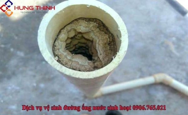 Dịch vụ vệ sinh bồn nước, đường ống nước giúp loại bỏ cặn bẩn, đảm bảo nguồn nước sạch và hệ thống nước ổn định