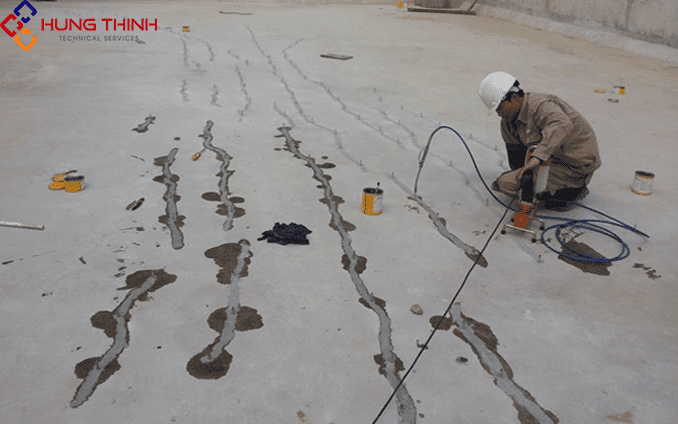 THI-CONG-CHONG-THAM-NGUOC-BANG-KEO-EPOXY